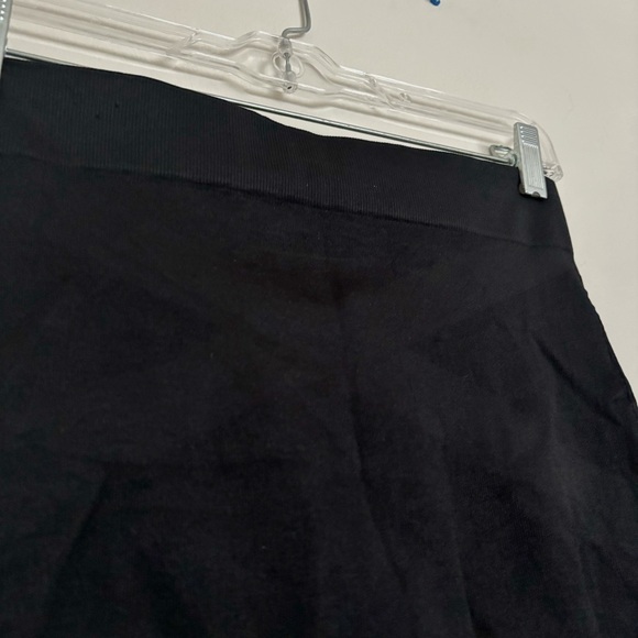 BLANQI Maternity Belly Support Crop Leggings in Black Size Large - Picture 6 of 10